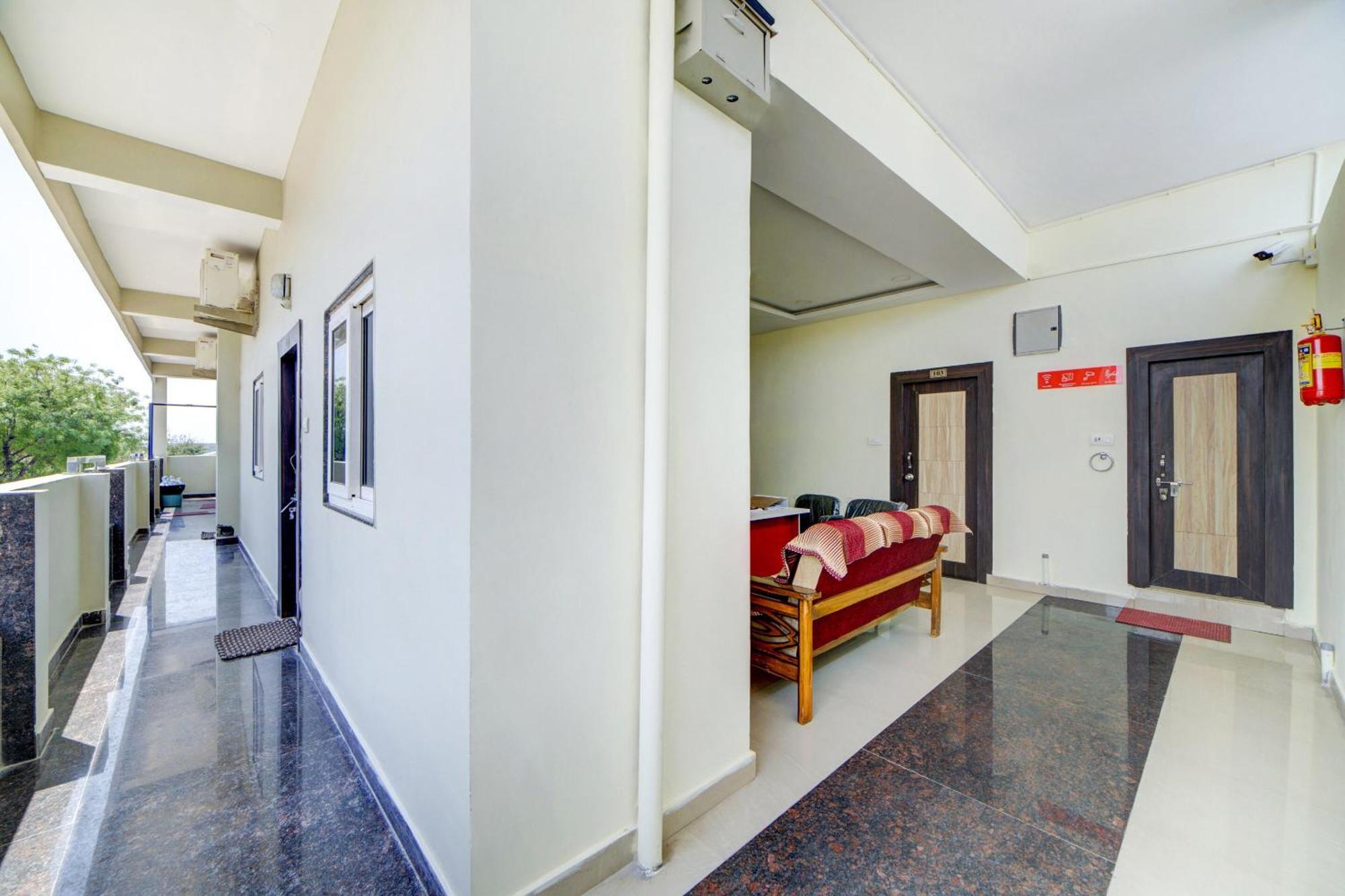 Hotel O Ksl Guest House Karimnagar Εξωτερικό φωτογραφία
